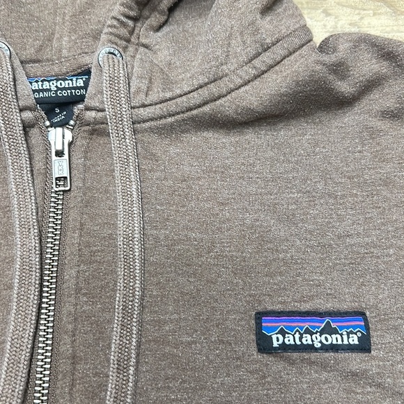 PATAGONIA Men's P-6 Label Lightweight Full-Zip Hoody - Picture 4 of 7